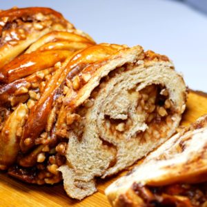 Brioche au pralin de noisette et chocolat