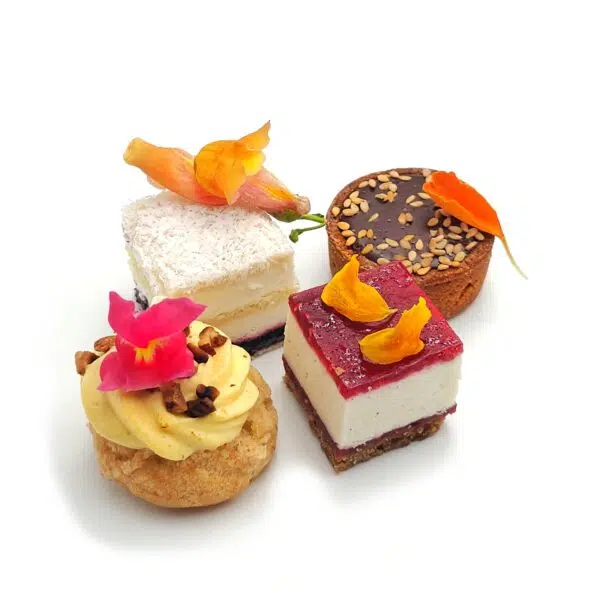 Gourmandises sucrées, tartelettes et entremets maison réalisés à Montpellier par Eau de thym traiteur